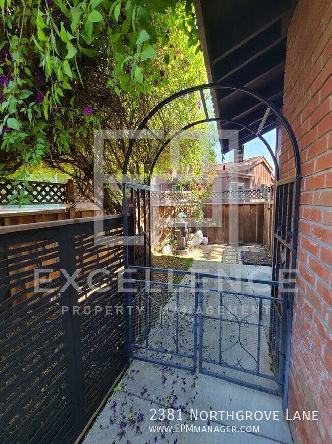 Foto del edificio - 2381 Northgrove Ln