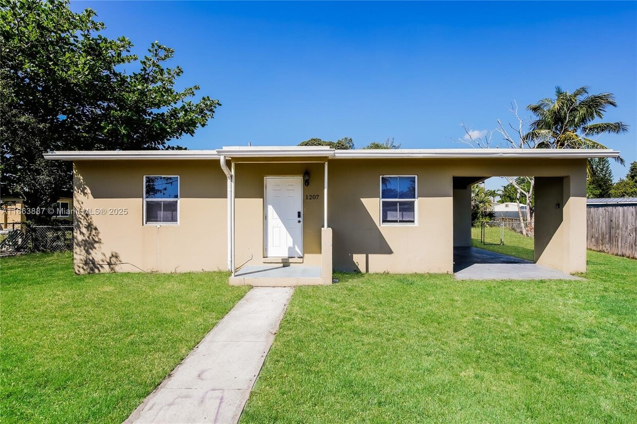 Primary Photo - 1207 NW 13th Ln