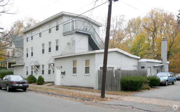 Primary Photo - 6-8 Lawrence St