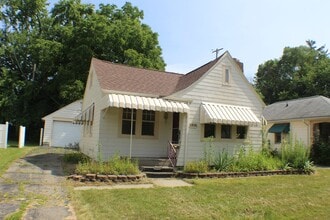 Building Photo - 2516 Altoona St