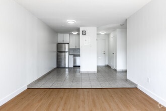 Interior Photo - 530 PROUDFOOT LANE