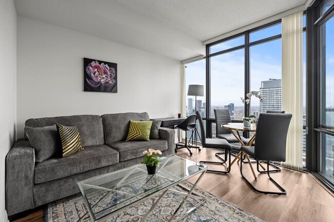 Building Photo - 889 Bay St.