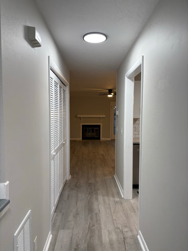 Foto del edificio - 1252 N Forest Dr