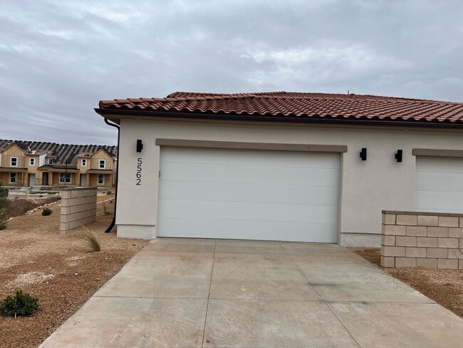 Building Photo - 5562 S Carnelian Pkwy