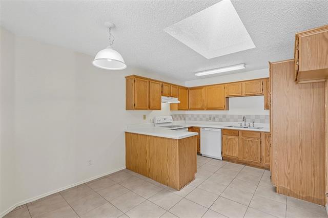 Building Photo - 2804 Monthaven Dr
