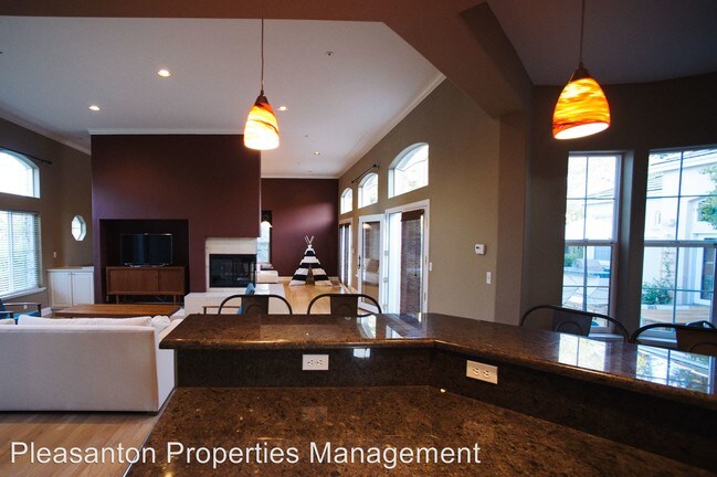 Building Photo - 3 br, 3 bath House - 616 Varese Ct.