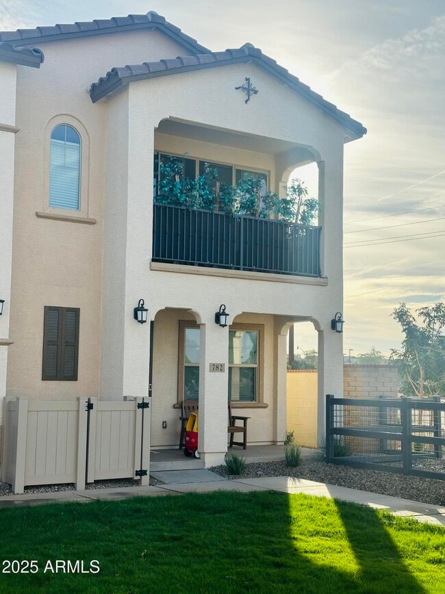 Building Photo - 782 S Olympic Dr