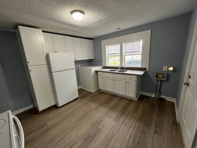 Building Photo - 312 Charlotte Ave