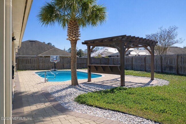 Foto del edificio - 1392 Hawks Crest Dr