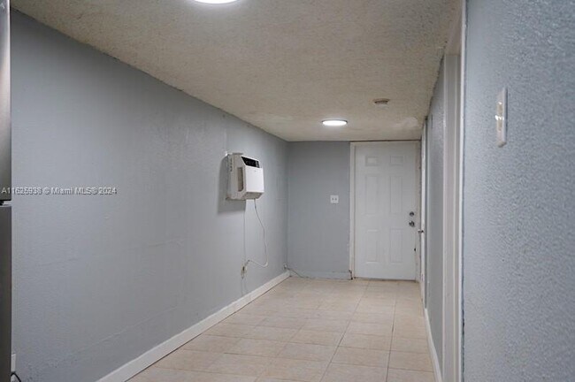 Foto del edificio - 2378 NW 60th St