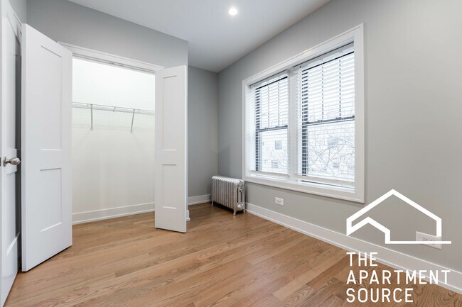 Foto del edificio - 1944 W Wilson Ave