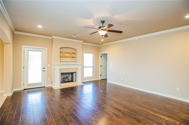 Building Photo - 2955 N Raven Ln