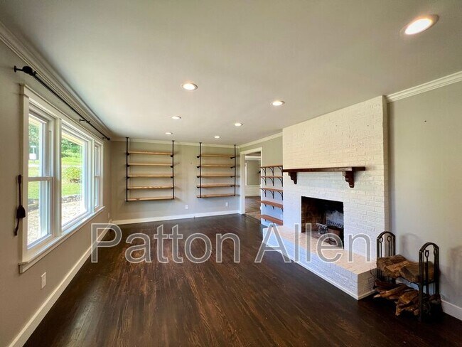 Foto del edificio - 3 Mt Royal Dr