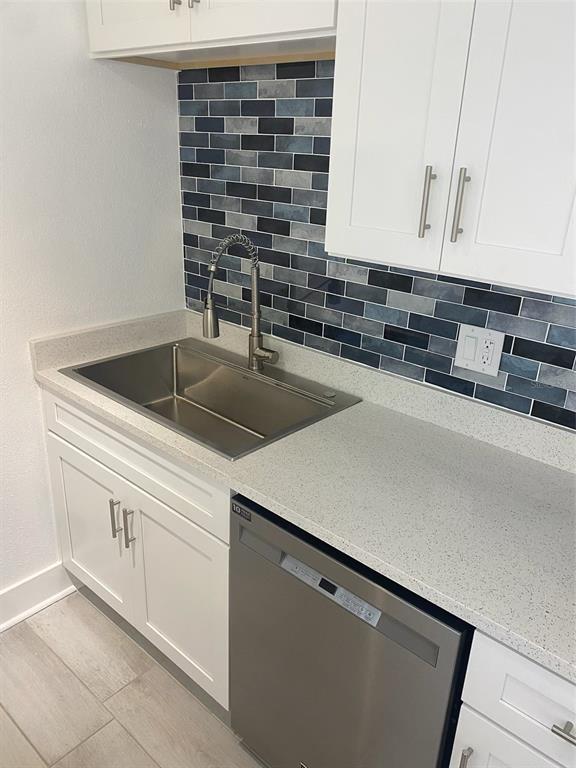 Building Photo - 8901 Blind Pass Rd