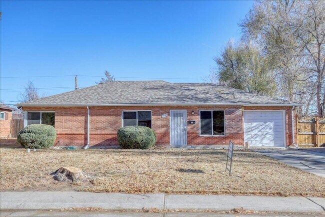 Building Photo - Ranch, no stairs, 1-car garage, fenced yar...