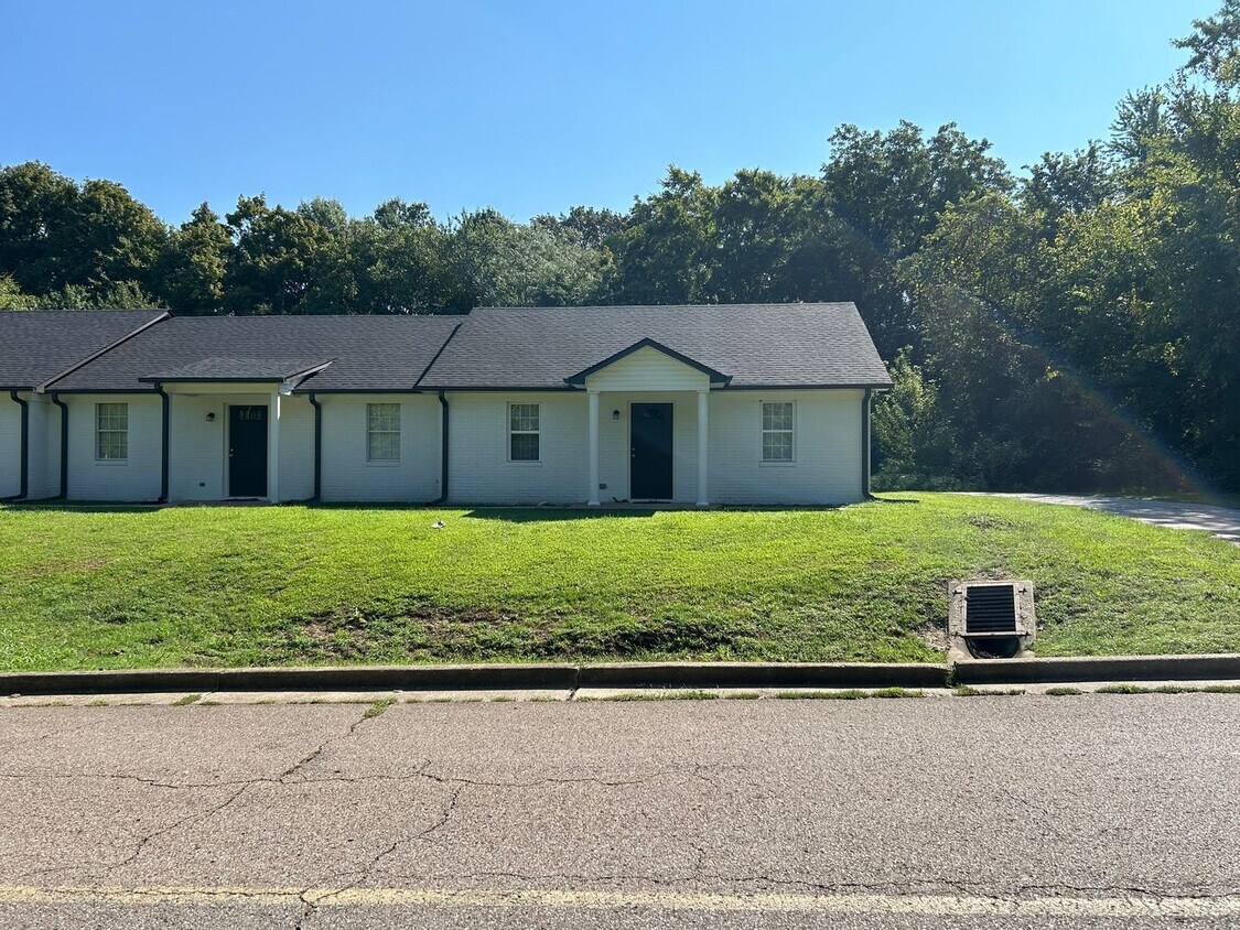 Foto principal - 1154-1160 S Washington Ave