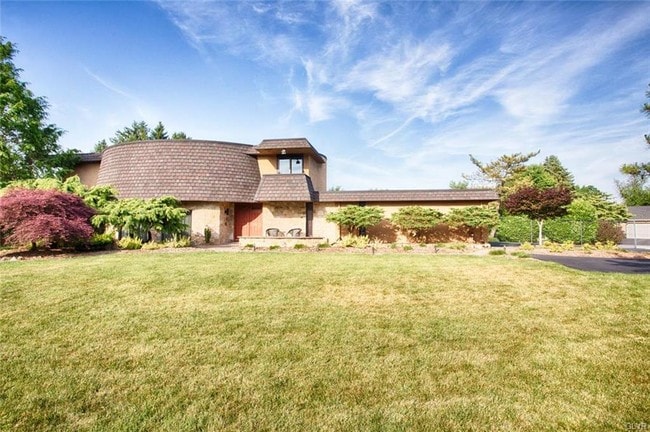 Building Photo - 3880 Greenwood Dr