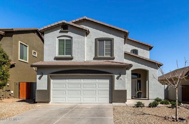 Building Photo - 706 W Green Tree Dr