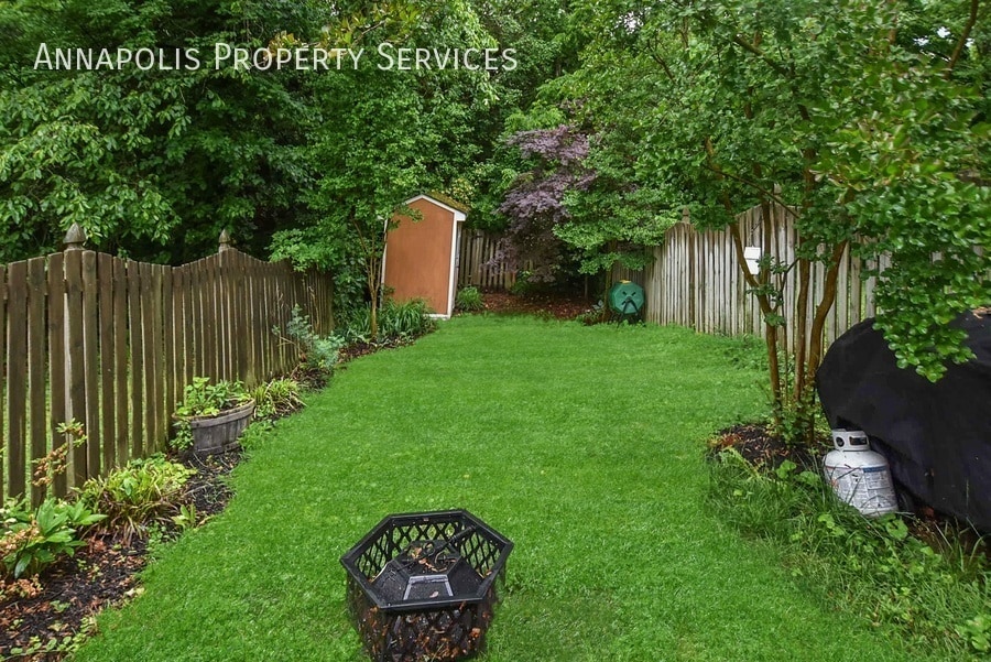 Primary Photo - 1110 Commanders Way S