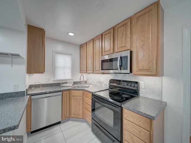 Foto del edificio - 6625 Harrison Ln