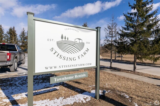 Foto del edificio - 32 Town Centre Rd