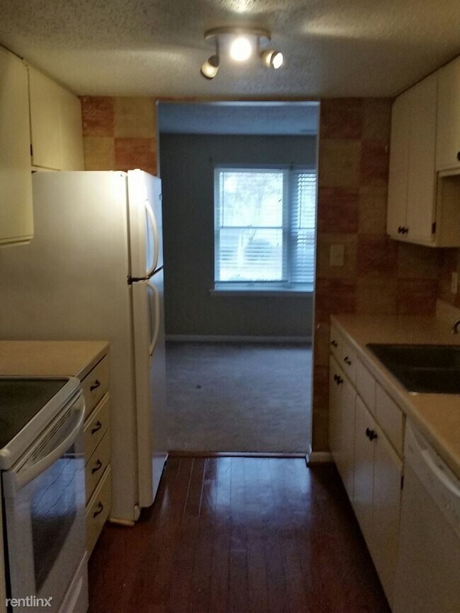 Building Photo - 3 br, 2.5 bath House - 5514 Richland St Un...