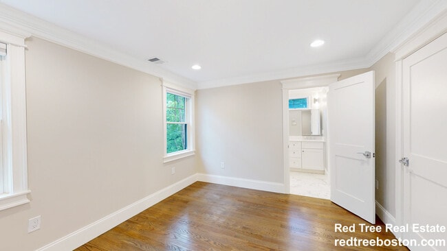 Building Photo - 101 Sumner Rd