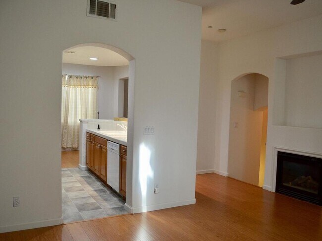 Building Photo - 3 bedroom in Milpitas CA 95035