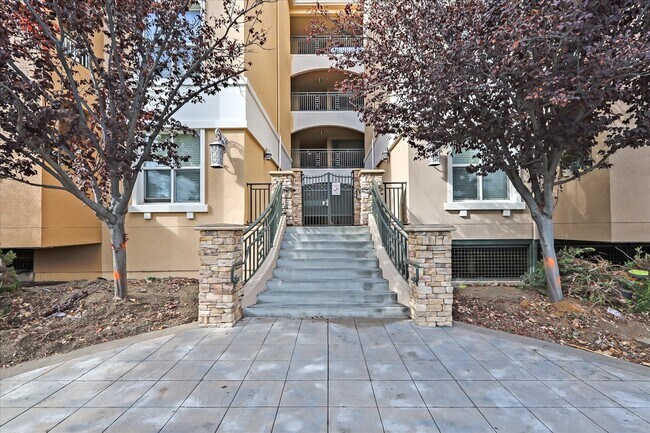 Building Photo - 1445 Fruitdale Ave