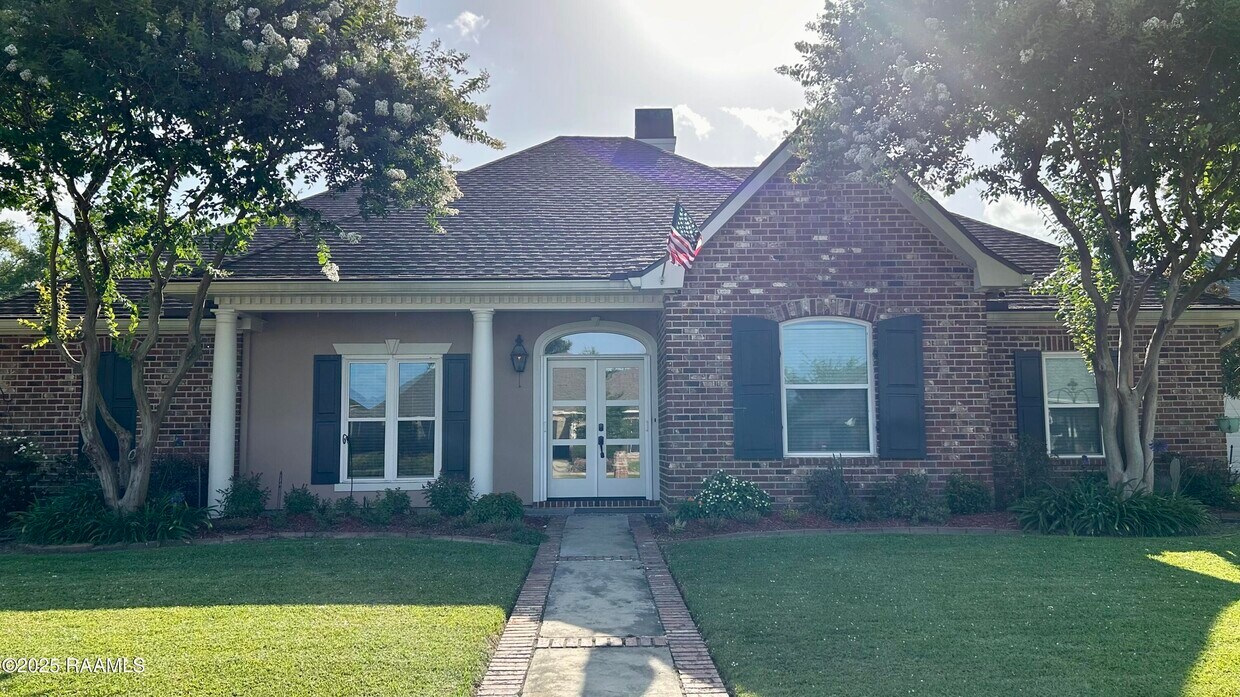 Foto principal - 102 Midland Dr