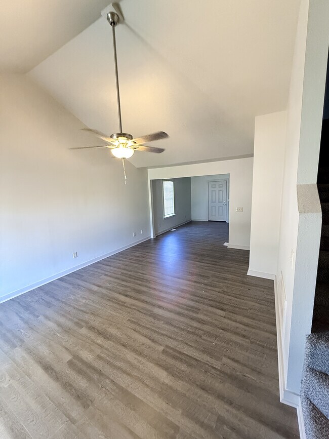 Foto del edificio - 507 W Briarbrook Ln