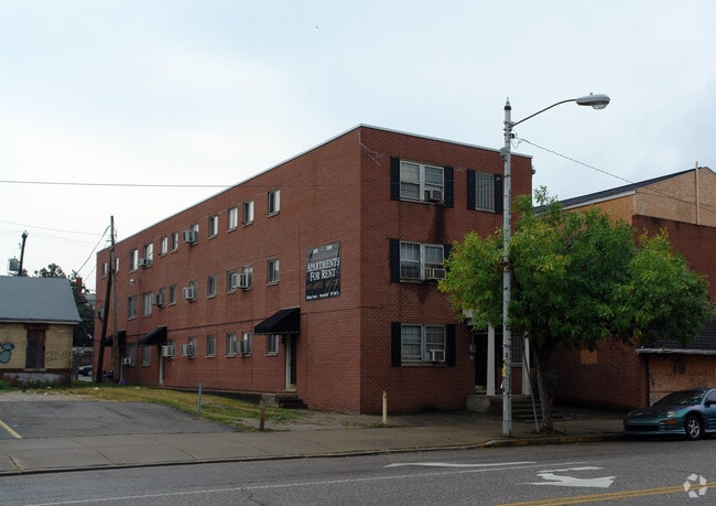 Building Photo - 1539 4th Ave