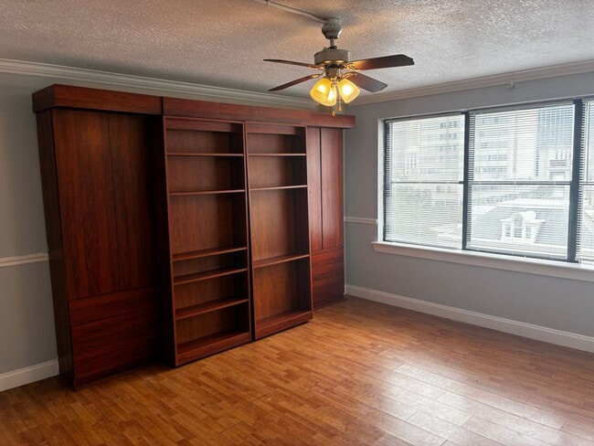 Building Photo - 311 W Ashley St