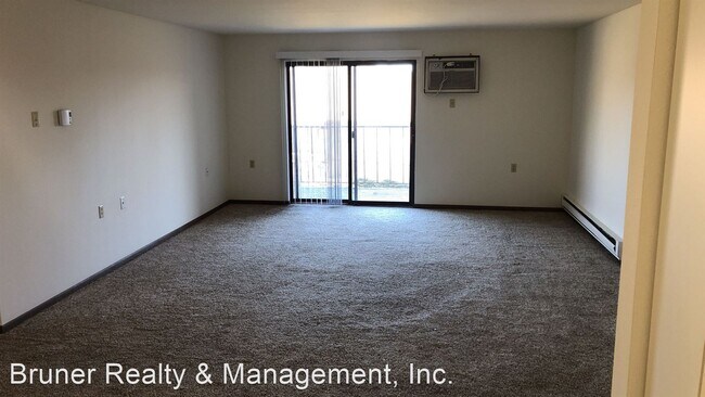 Building Photo - 2 br, 1.5 bath House - 5331 Brody Drive, #102