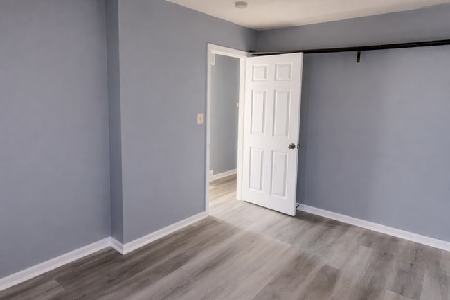 Building Photo - Cute Two Bedroom Plus Bonus Room in KCK