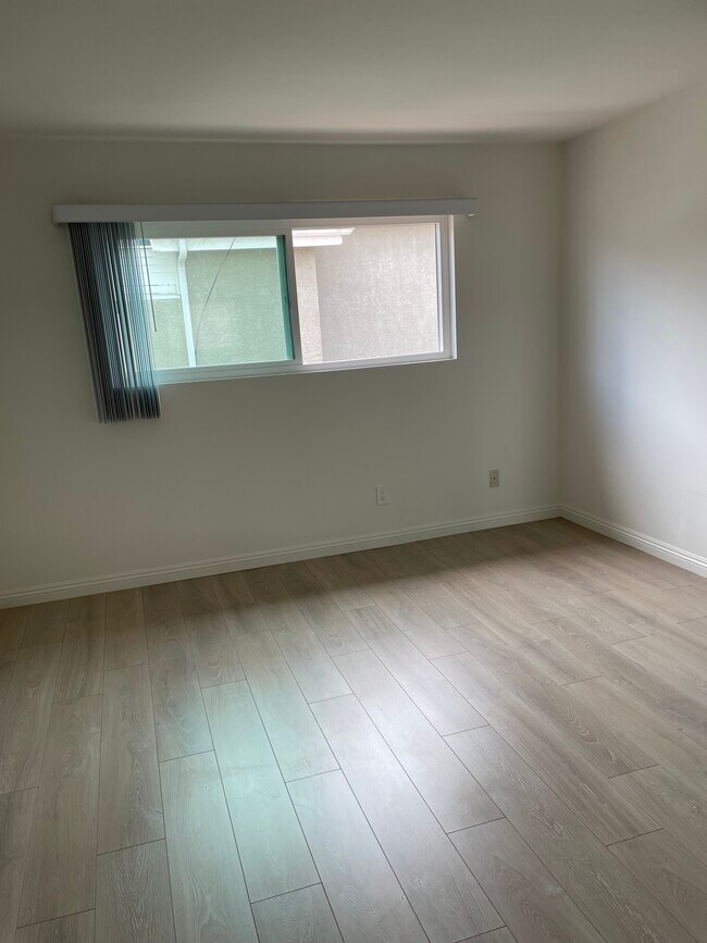 Foto del edificio - 2020 Graham Ave