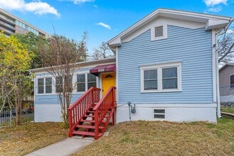 Building Photo - 900 Olive St