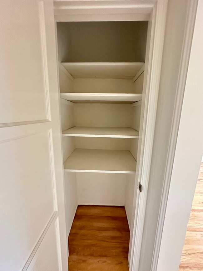 linen closet storage - 306 N Screenland Dr