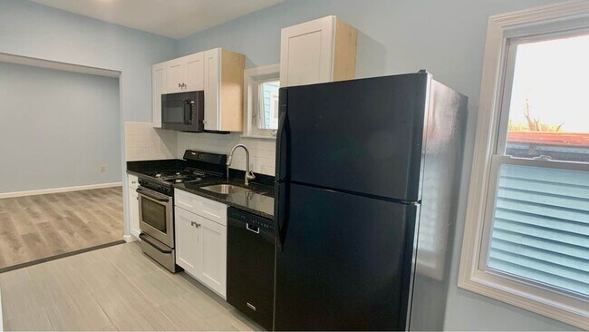 Building Photo - 34 N Clarendon St
