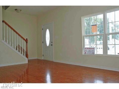 Foto del edificio - 219 Raleigh Ave