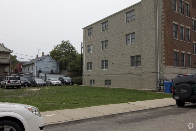 Building Photo - 1535 W Pearson St