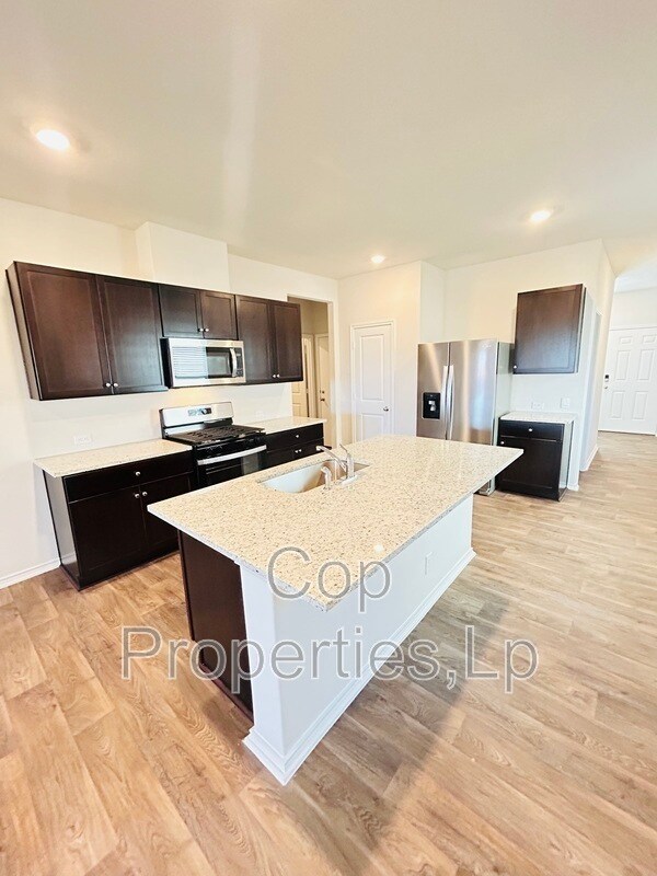 Building Photo - 4611 Meerkat Dr