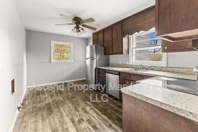 Foto del edificio - 5514 Rosemont Dr