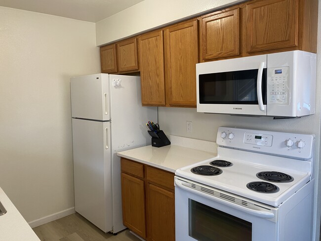 Foto del edificio - 707 Oakcrest St