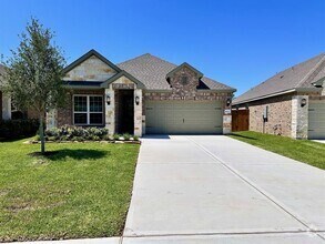 Building Photo - 6115 White Spruce Dr