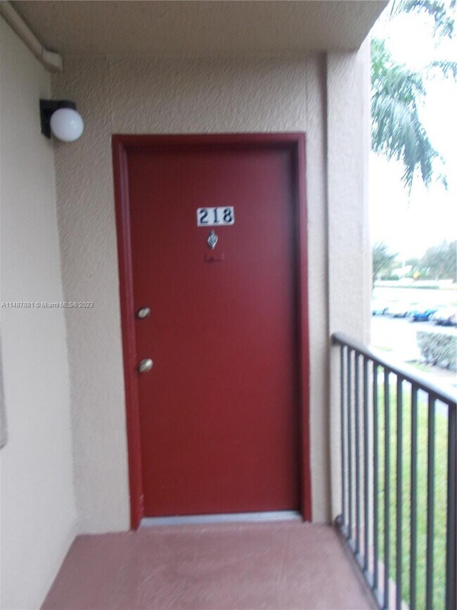 Foto del edificio - 13455 SW 9th Ct
