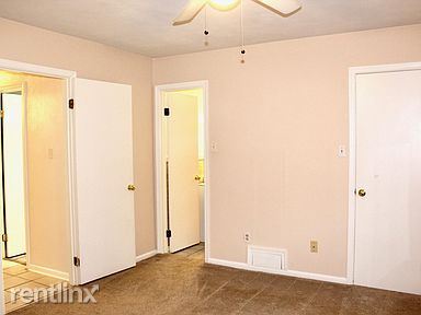 Foto del edificio - 3 br, 2 bath House - 3509 Plum Cres