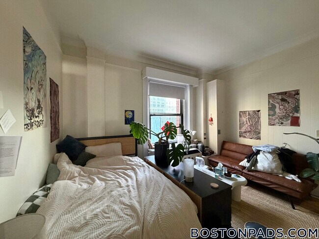 Building Photo - 62 Boylston St