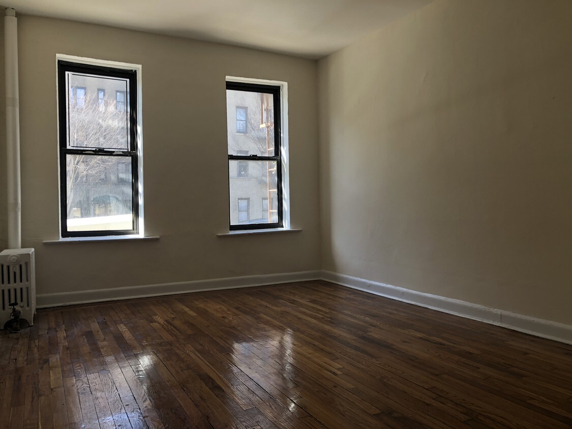 Foto principal - 9 Seaman Ave