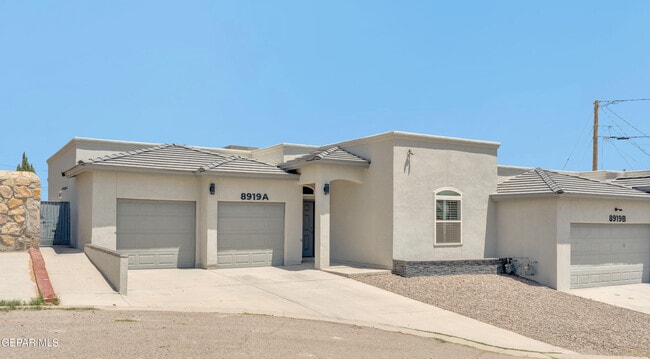 Building Photo - 8919 Eclipse St